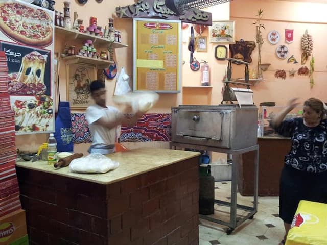 سوبر ماركت وبيتزا جيسيكا