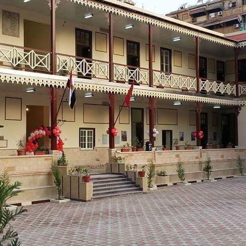 المدرسة اليونانية الحديثة