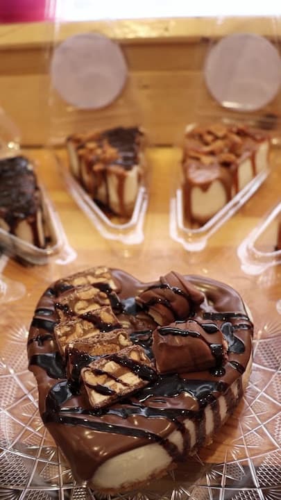 Lola Cheesecake Cafè - لولا تشيز كيك كافيه