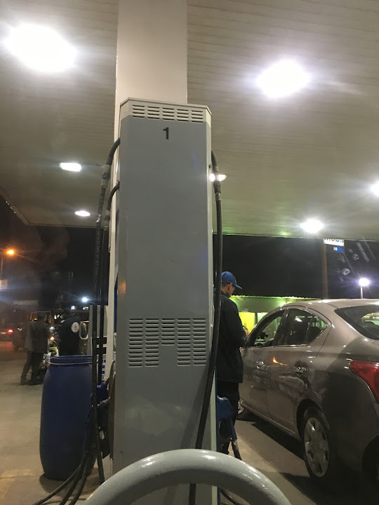 Mobil gas station - موبيل