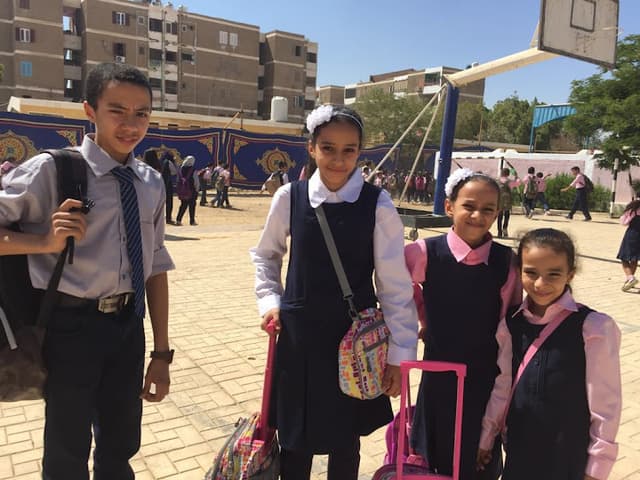 مدرسة قنا الرسمية لغات