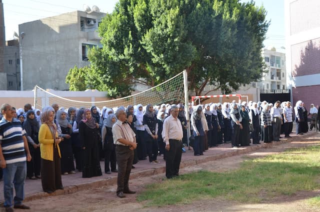 مدرسة فاطمة الزهراء الثانوية بنات