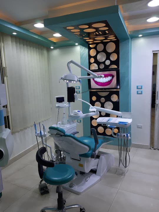 مركز سمايل لطب الاسنان-دكتور محمود سليمان عاشور
