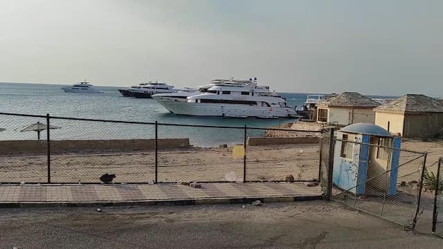 شاطئ شيراتون العام Sheraton beach hurgada