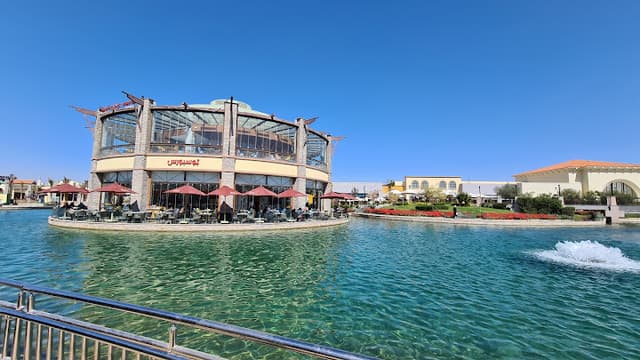 Bosporus Open Air Mall (Madinaty) - بسفور