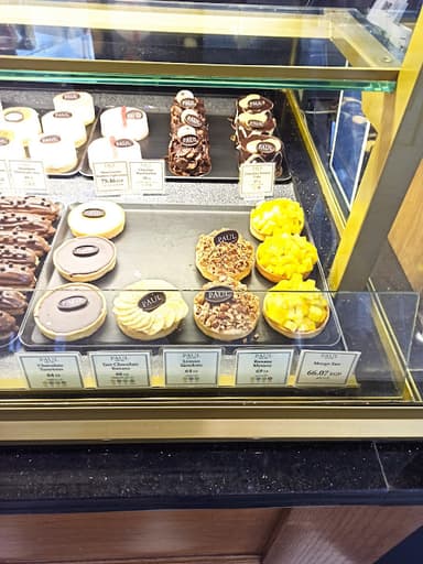 Paul Bakery & Restaurant - بول