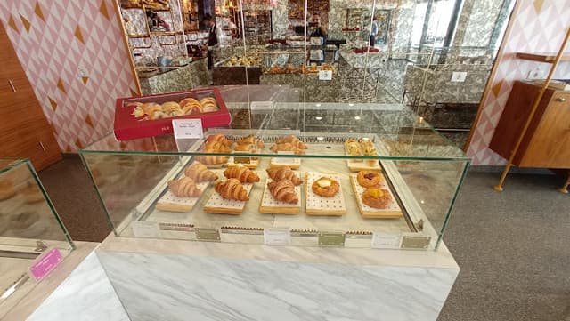 MR. BAKER - مستر بيكر