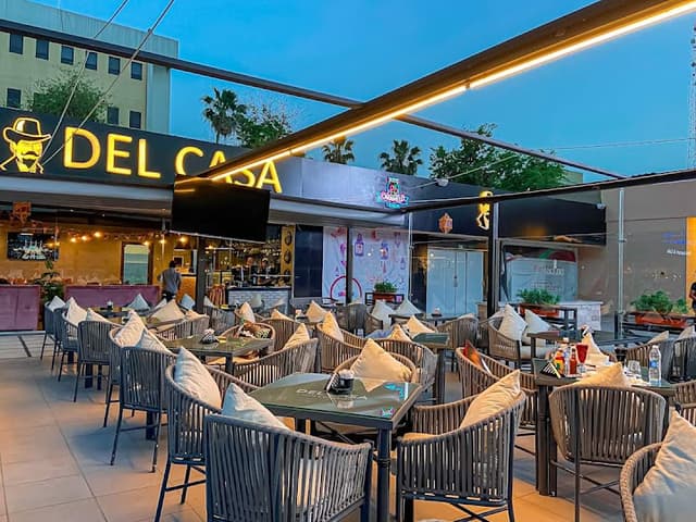 Del casa Italian cuisine, cafe and Restaurant