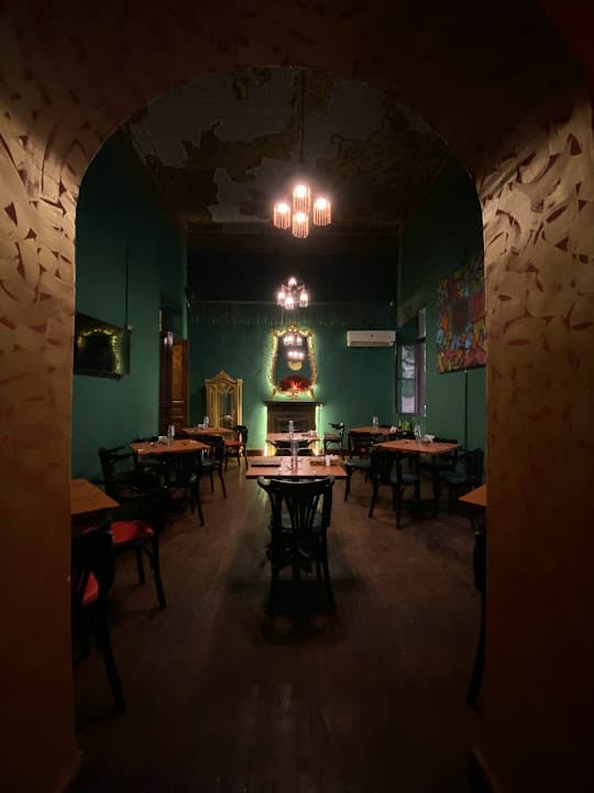 El caprice Lounge and restaurant