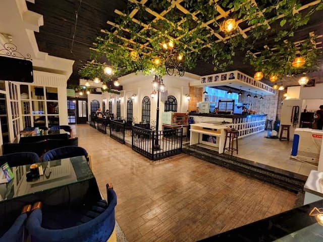 Bianco Lounge