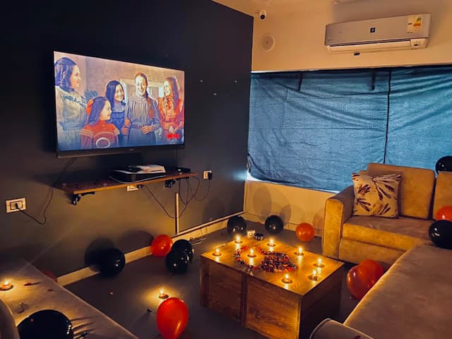 Seven eleven lounge