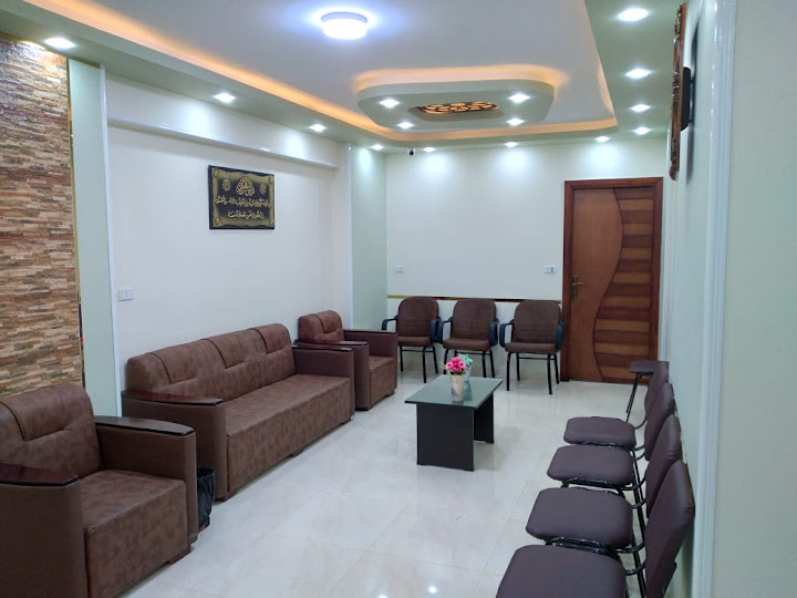 دكتور كرم عقدة