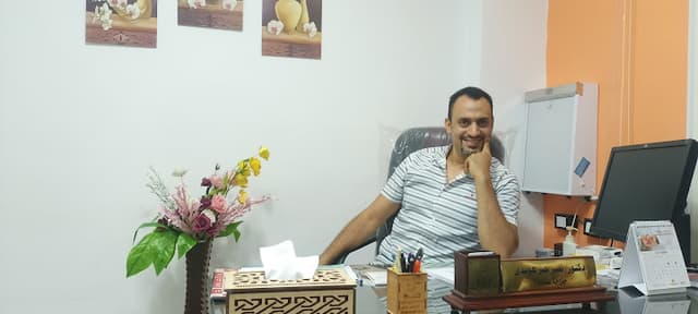 عيادة د. نصر هويدي .. أخصائي العظام | عيادة الوسطاني