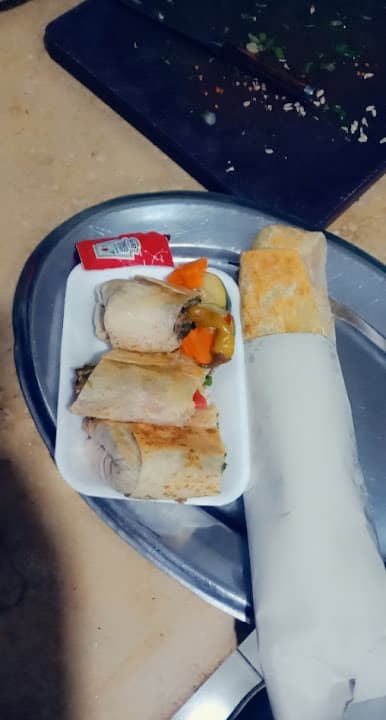 مطعم سلطنه للمأكولات الشعبيه