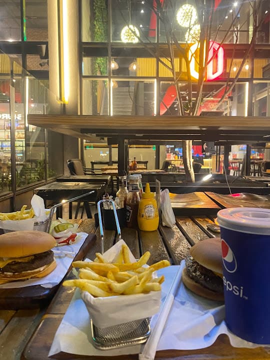 Diner's Burger