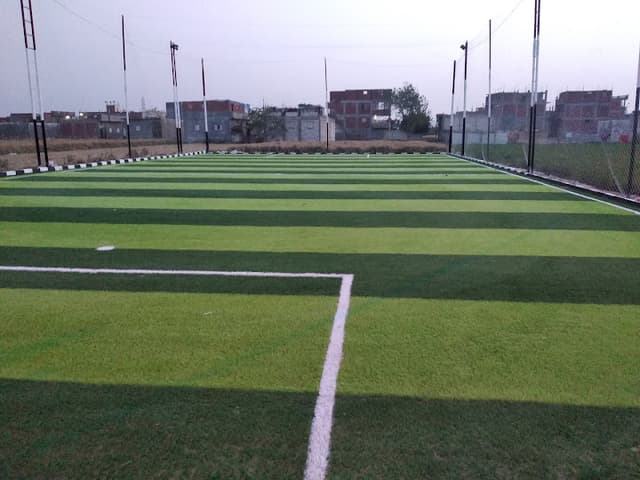 أكاديمية وملعب اجيال لكرة القدم(احمد عشرى)