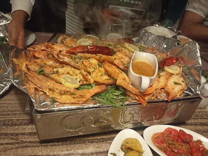 Terrace مطعم تراس داخل مركب بيراميزا المشاية السفلية