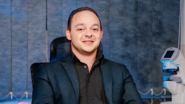 دكتور / شهاب الدين أمجد دويدار