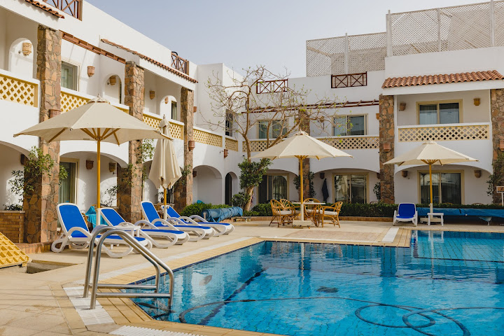 Camel Dive Club & Hotel - كامل دايف