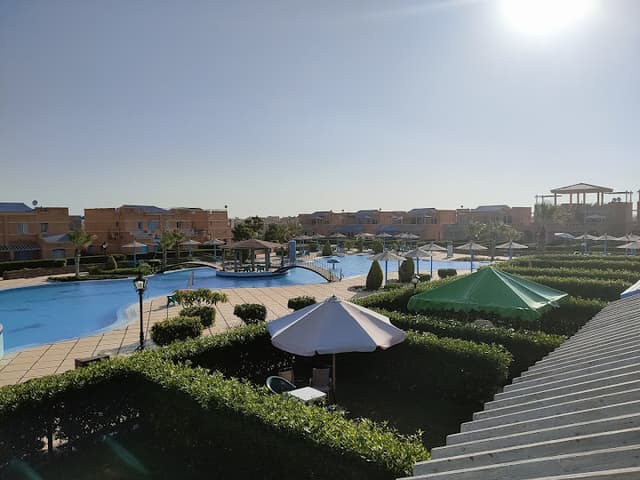 Royal Beach Resort - رويال بيتش