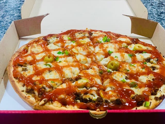 مطعم أرزة لبنان للبيتزا