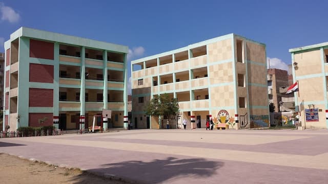 مدرسة قطور الثانوية