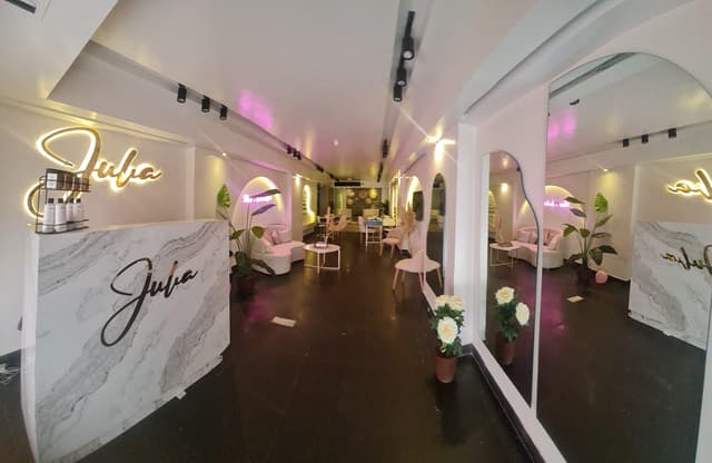 Julia beauty lounge