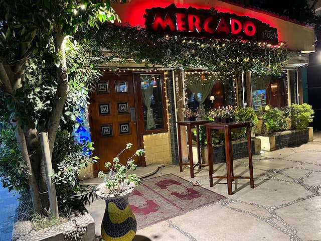 Mercado Restaurant & Cafe