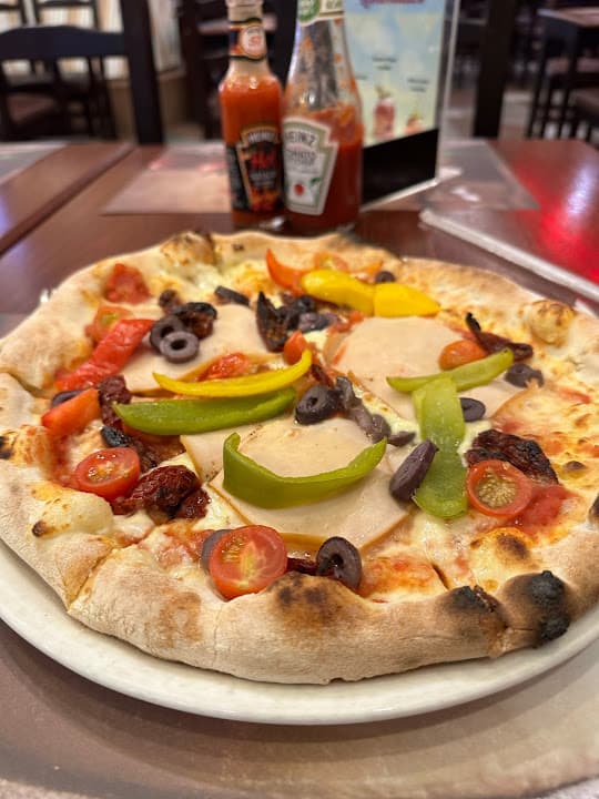 La Pizza Alforno لا بيتزا الفرنو