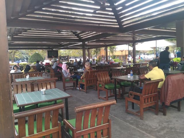 La Poire Cafe - لابوار كافيه