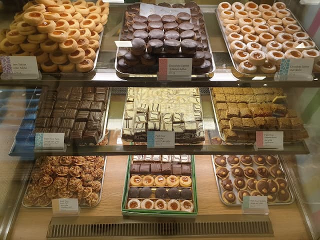 La Poire- لابوار