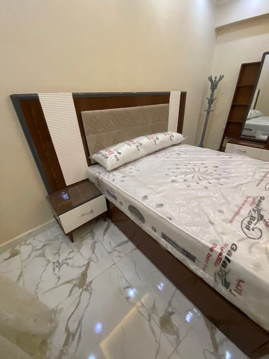 معرض مالك للأثاث