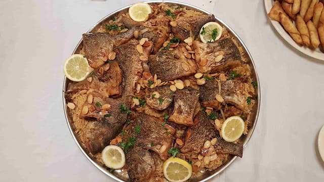 مطعم ملتقى حضرموت للمأكولات اليمنية