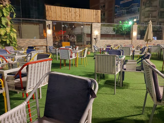 Tatchi Cafe and Restaurant