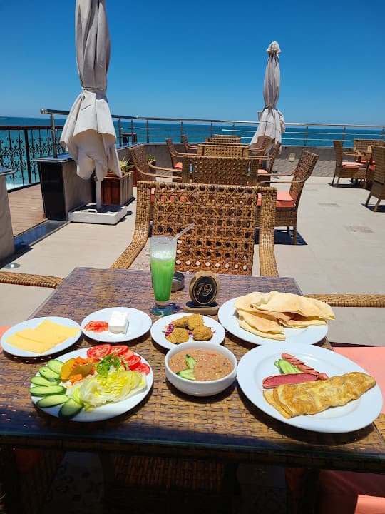 كافية ومطعم كابتشينو دامور