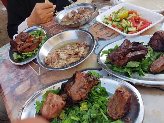 مطعم نيفة البندارى