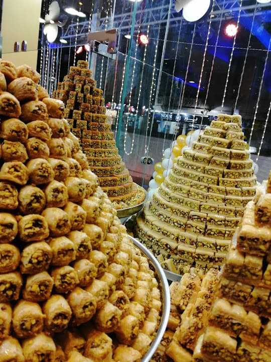 Emeasa Syrian Patisserie - حلويات ومخبوزات سورية