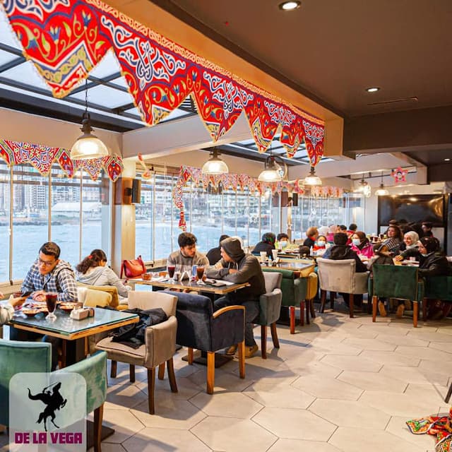 De La Vega Cafe & Restaurant