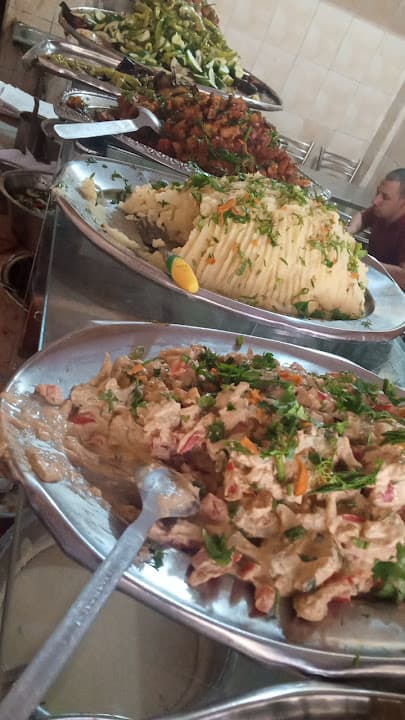 مطعم الشيخ فول وفلافل