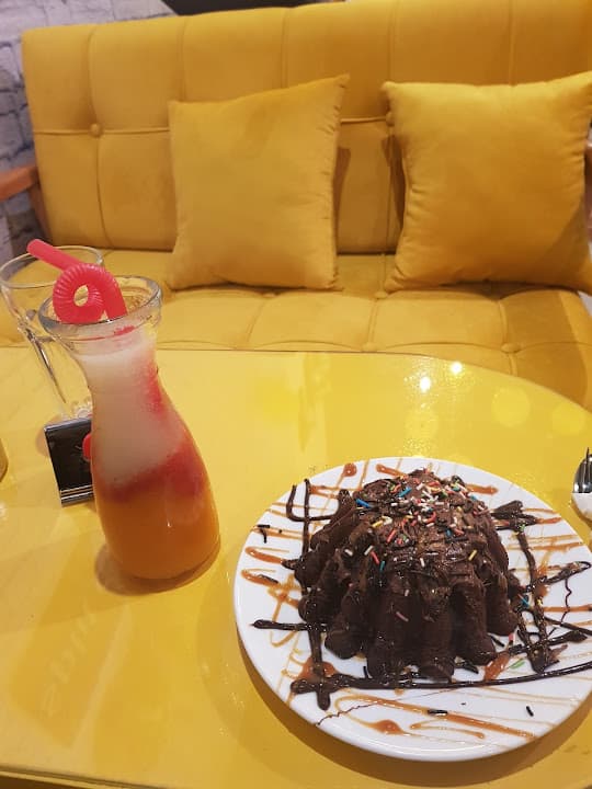 Split cafe