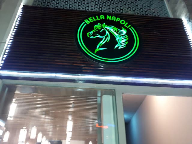 BELlA NAPOLI CAFFE Restaurant