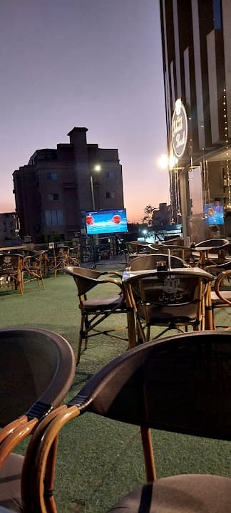 Shesh Besh Cafe