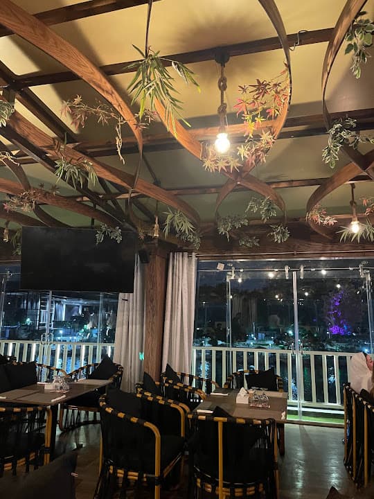 White Roof Restaurant مطعم وايت روف