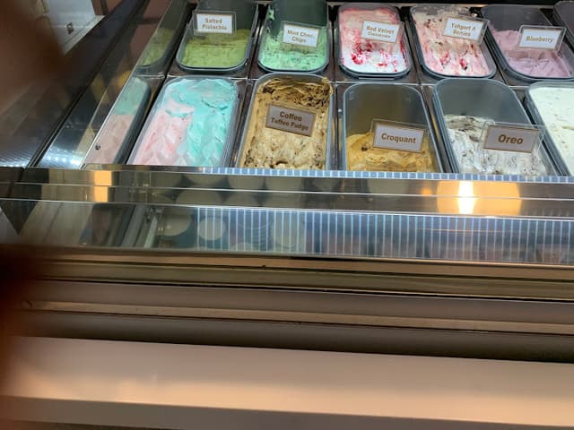 Sultana ice cream