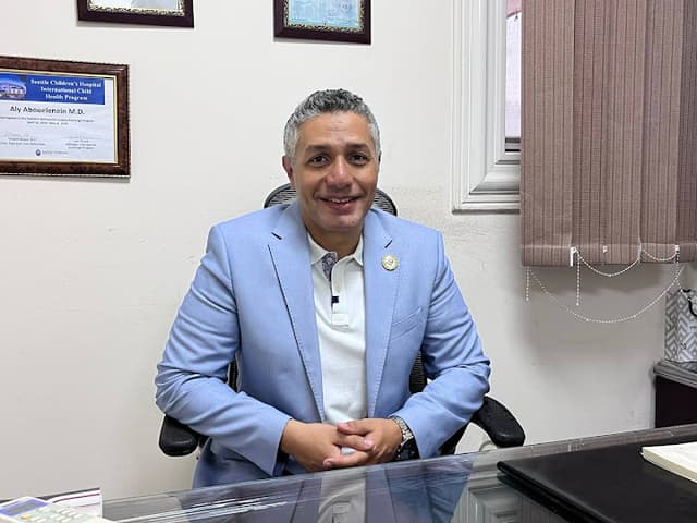 دكتور علي ابو العنين استشاري جراحه عظام الاطفال