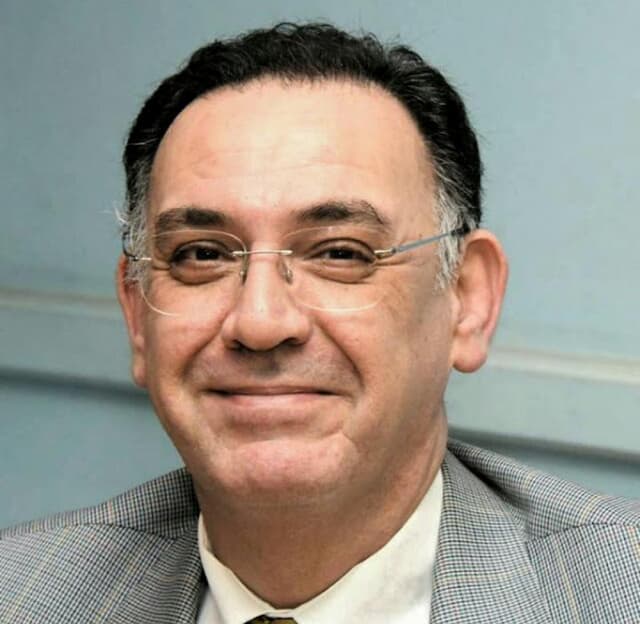 عيادة اد عصام الكارف لجراحة العظام وجراحة اليد
