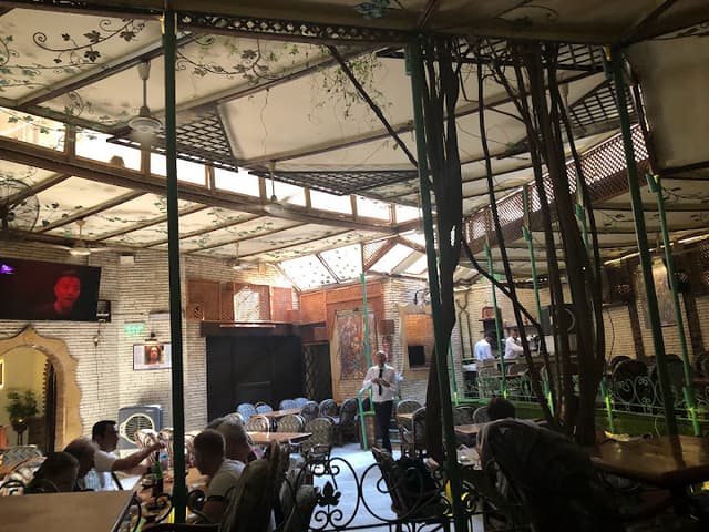 مطعم و حديقة الجريون