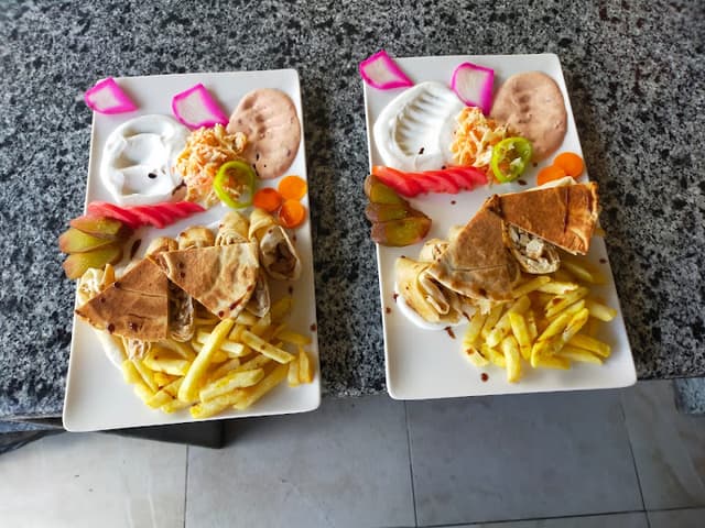 مطعم تاج الدمشقي للماكولات السورية