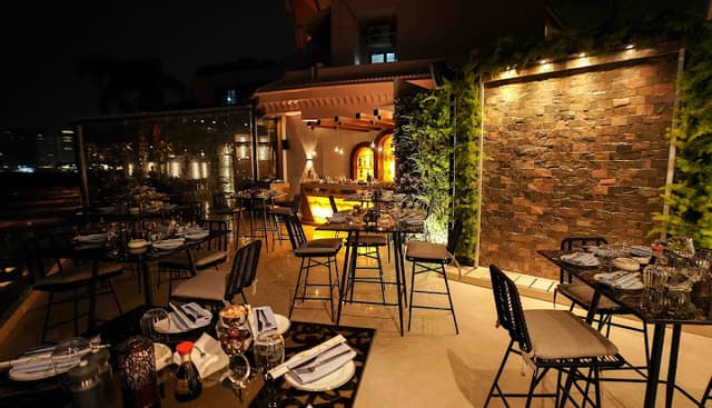 Aqua Lounge Bar