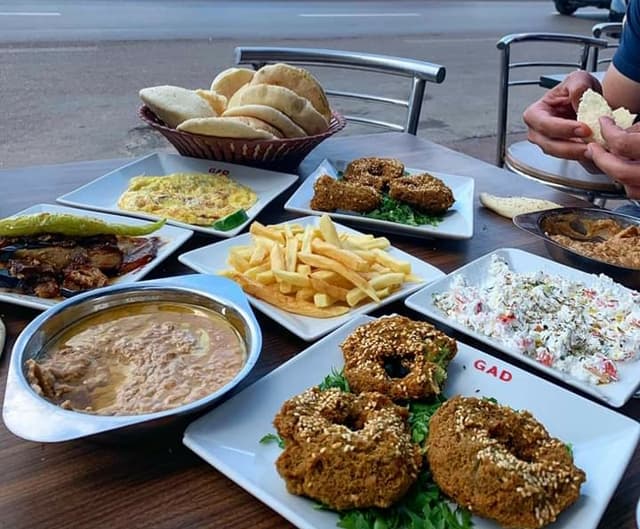 ابوظريفة فول وطعمية